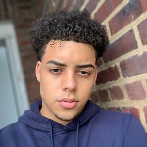 Meet your Posher, Diego